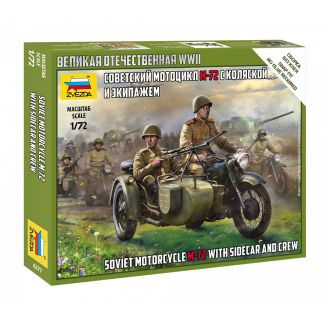 ZVESDA Z6277 Soviet motorcycle M-72 with sidecar and crew